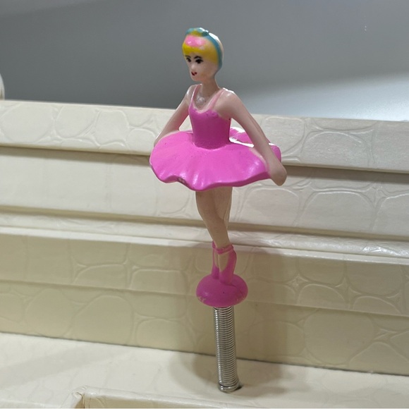 Child Music Jewelry Box - Ballerina 🩰 Pull-out Drawer with Ring Holder Tray - Picture 10 of 11